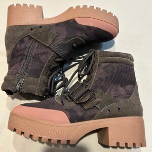 Steve Madden Nayra Green Camo Print Combat Platform Combat Ankle Boots Size 8